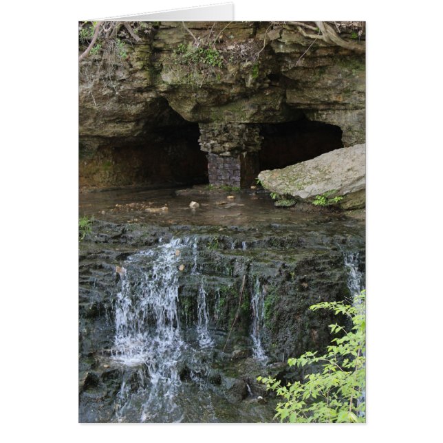 Cueva y primavera en Burlington, Iowa (Frente)