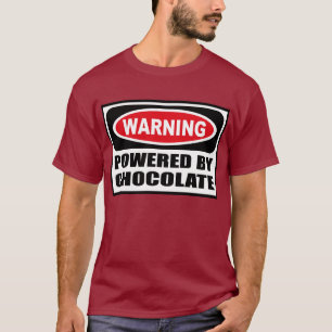Cuidado ACCIONADO POR la camiseta oscura de los