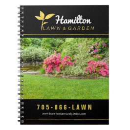 Cuidado adaptable del césped y cuaderno que