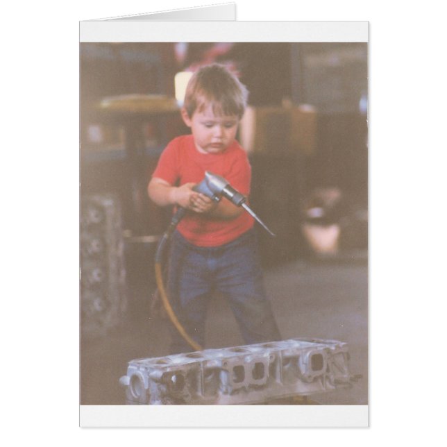 Cuidar niño pequeño usando herramientas (Frente)