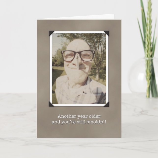 Cumpleaños aún es la divertida tarjeta retro de Sm (Anverso)