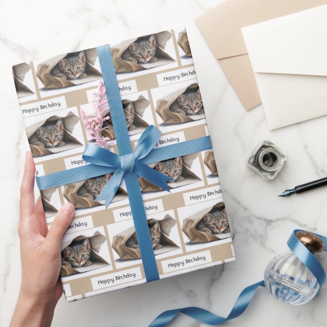 Cumpleaños de gato tabby en bolsa de papel (Regalar)