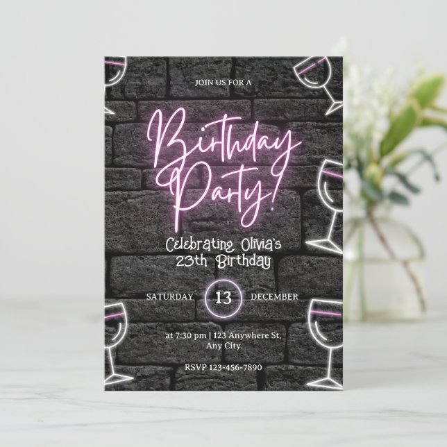 Cumpleaños luz de neón rosa para la invitación de  (Anverso de pie)