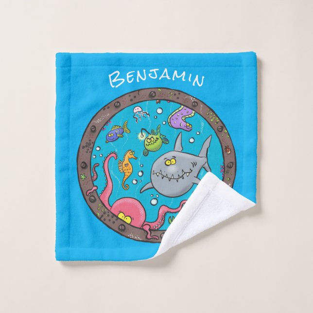 Curiosas criaturas marinas bajo el agua dibujando  (Toallita)