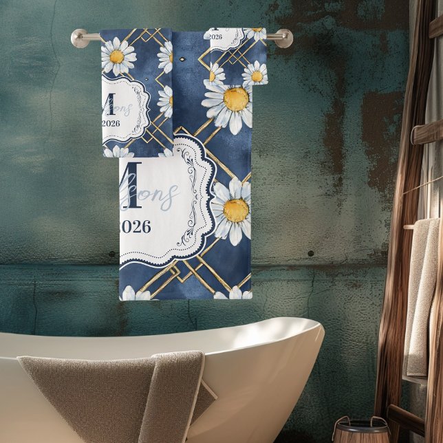 Custom Navy Daisy Gingham Monogram Decor (Subido por el creador)