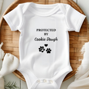 Cuta personalizada protegida por perro