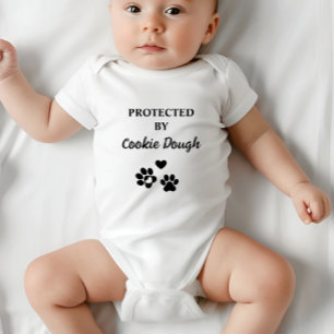 Cuta personalizada protegida por perro