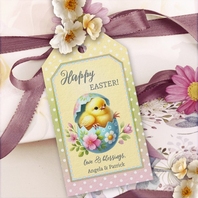 Cute Baby Chick Easter Gift Etiqueta (A sweet Easter gift tag featuring a painting of a cute chick in an egg with spring flowers.)