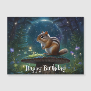 Cute Chipmunk en hongos en jardín mágico