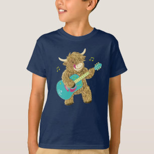 Cute escocés Highland Cow toca camiseta de guitar