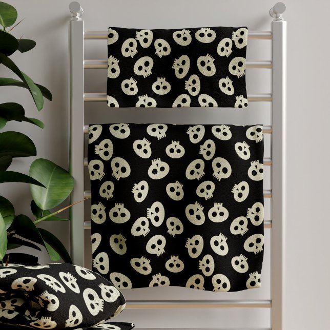 Cute Halloween Skull Pattern Black Cream Spooky (Subido por el creador)