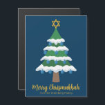 Cute Merry Chrismukkah Tree Magnet<br><div class="desc">Esta bonita tarjeta magnética de Merry Chrismukkah presenta un árbol de Navidad verde decorado con adornos de dreidel azul y una estrella judía de David dorada en la cima para Hanukkah para combinar las dos festividades para una familia que celebra ambas. imanes de Guay.</div>