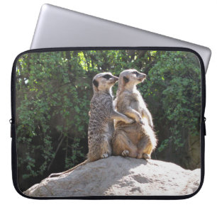 Cute pareja de Meerkat en Funda de laptops Rock