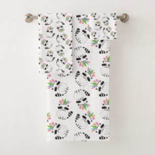 Cute Raccoon con plumas en la cabeza