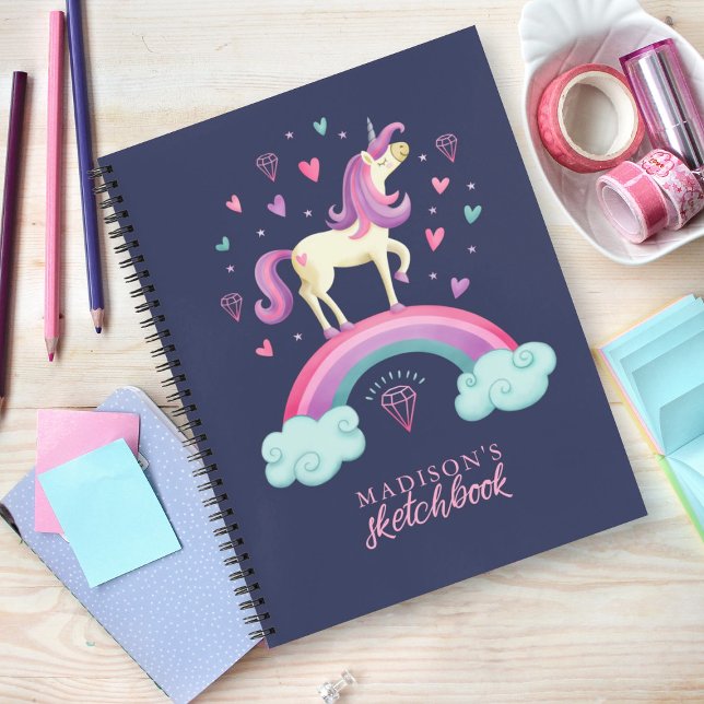 Cuto unicornio para el libro de esquemáticas Rainb (A cute magical unicorn Sketchbook. Personalize it with your name.)
