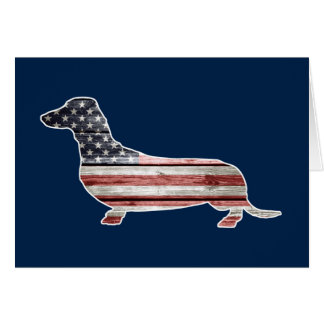 Dachshund patriótico con la bandera americana