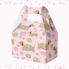 Dachshund y donuts donan caja de favores para Fies