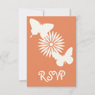 Daisies y mariposas en tarjeta RSVP de Coral