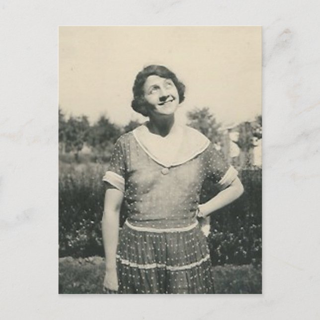 dama con una postal de aspecto divertido (Anverso)