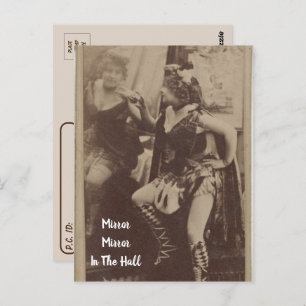 Dama de la vieja vieja escuela en la tarjeta posta