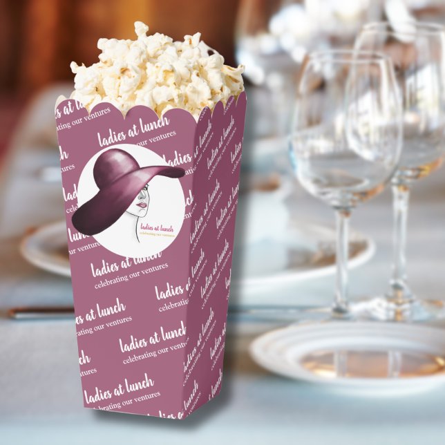 Damas a la hora del almuerzo - Moda Caja de Favor  (Subido por el creador)