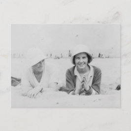 Damas En La Playa Vieja Tarjeta De Imagen En Blanc