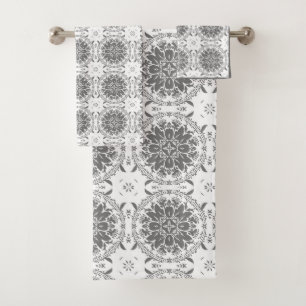 damasco de adorno de folclore blanco y gris