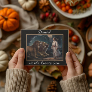 Daniel de pie en el foso de los leones tarjeta pos