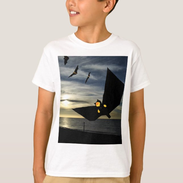 Danny Duck the Bat vuela con murciélagos. Camiseta (Anverso)