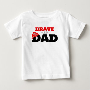 De Bebé Camiseta del bombero Brave Like Dad