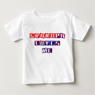 De Bebé El abuelo me ama camiseta infantil