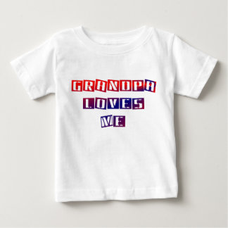De Bebé El abuelo me ama camiseta infantil