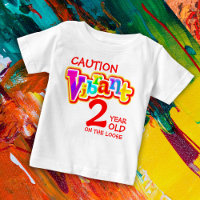 Precaución vibrante 2 en la camiseta suelta del ni