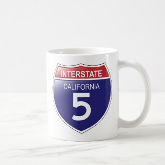 De Café Autopista 5 en California con la taza del esquema