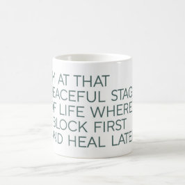 De Café Bloquear Primero, Sanar Después - Taza Minimalista