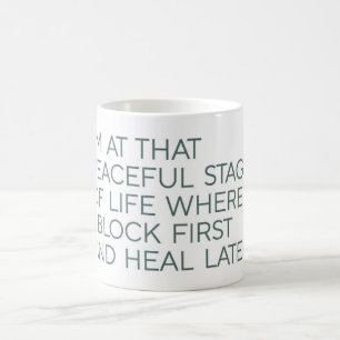 De Café Bloquear Primero, Sanar Después - Taza Minimalista