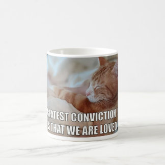 De Café Celebre el AMOR - la convicción más grande es taza