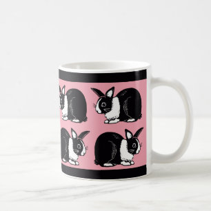 De Café Conejos blancos y negros rosados y taza negra