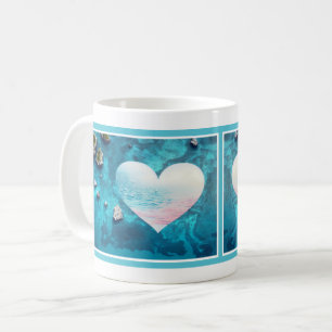 De Café Corazones en la taza oceánica