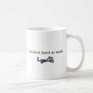 De Café Estudiante difícilmente en la taza del trabajo