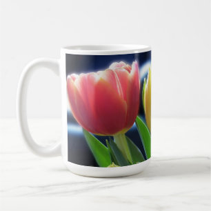 De Café Flores del tulipán que beben la taza