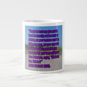 De Café Gigante Isaiah 30:20-21 WEBU Taza
