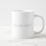 De Café Gigante Taza Grande Blanca / Gris ARQUITECTO<br><div class="desc">El diseño en esta taza de cerámica blanca grande de ARCHITECT es la palabra ARCHITECT, en gris, enmarcada por una línea delgada arriba y abajo, en ambos lados. Cambie fácilmente "ARCHITECT" con "Personaliza esta plantilla". Cambie la fuente con Editar diseño y Editar texto. * Otras tazas y productos coincidentes están...</div>