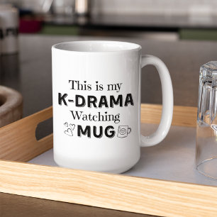 De Café K-Drama viendo la taza