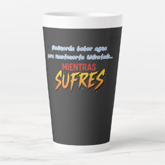 De Café Latte Taza bebe agua mientras sufres
