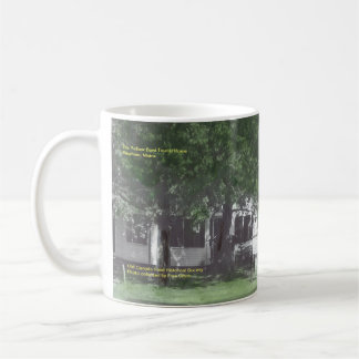 De Café Taza amarilla del mesón del cuenco