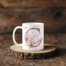 Taza con inicial floral personalizada – Letra C