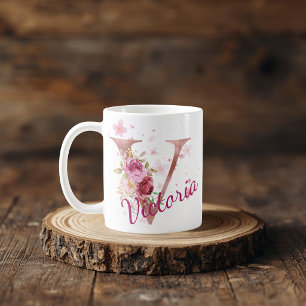 De Café Taza con inicial floral personalizada – Letra V