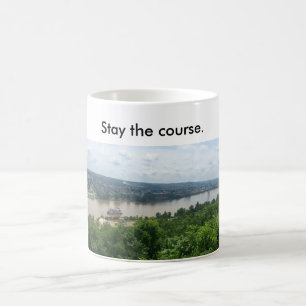 De Café Taza con la barca en Ohio R. --Permanezca el curso