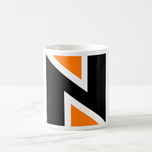 De Café Taza con letra N naranja y negra